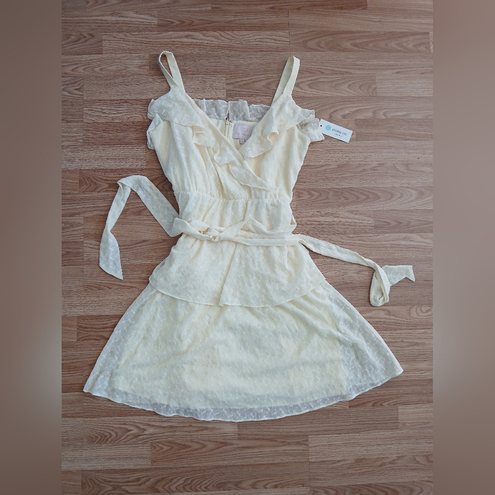 Gal Meets Glam Yellow Sleeveless Strap Dress